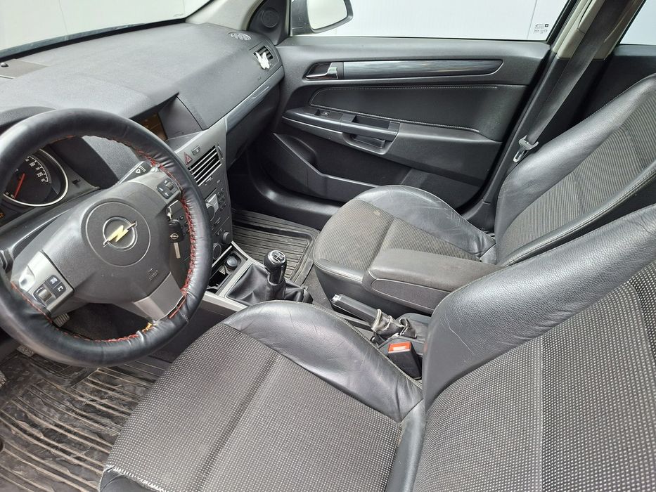 Opel Astra 1.7 diesel klimayzacja ważne opłaty