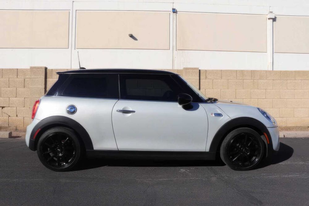 MINI Hardtop 2 Door Cooper S      2016