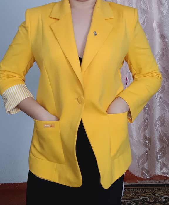 Стильний жовтий піджак / Жакет з підкладкою в смужку