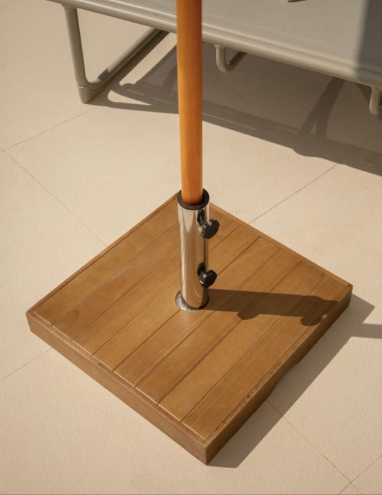 Duas bases solidas de guarda sol