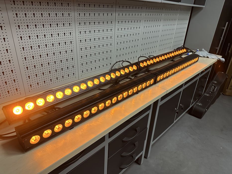 Lote de material de Iluminação profissional DMX (barras LED, blinders, laser, fogo, fumo)