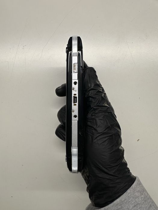 Psp-3004 + carregador + jogo