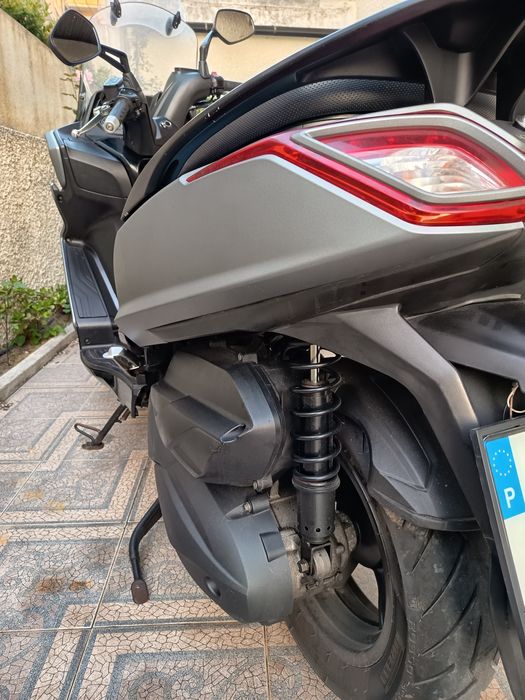 Scooter Kymco 350i superdink  "downtown"12/2017