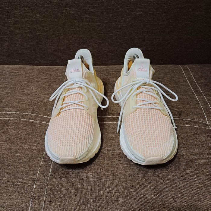 р38 Adidas UltraBoost Беговые кроссовки wmns