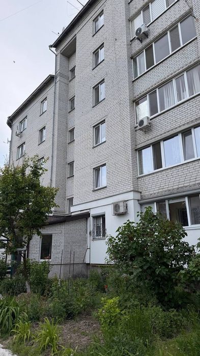 Вигідна ціна за 1к квартиру, 57м2. Перший поверх. Терміново.