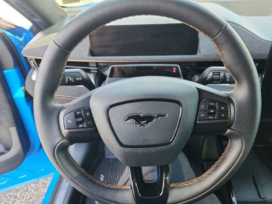 Ford Mustang Mach-E Premium      2023
