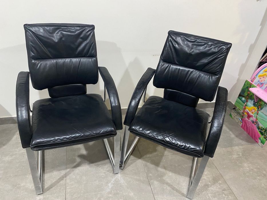 2 Cadeiras em pele