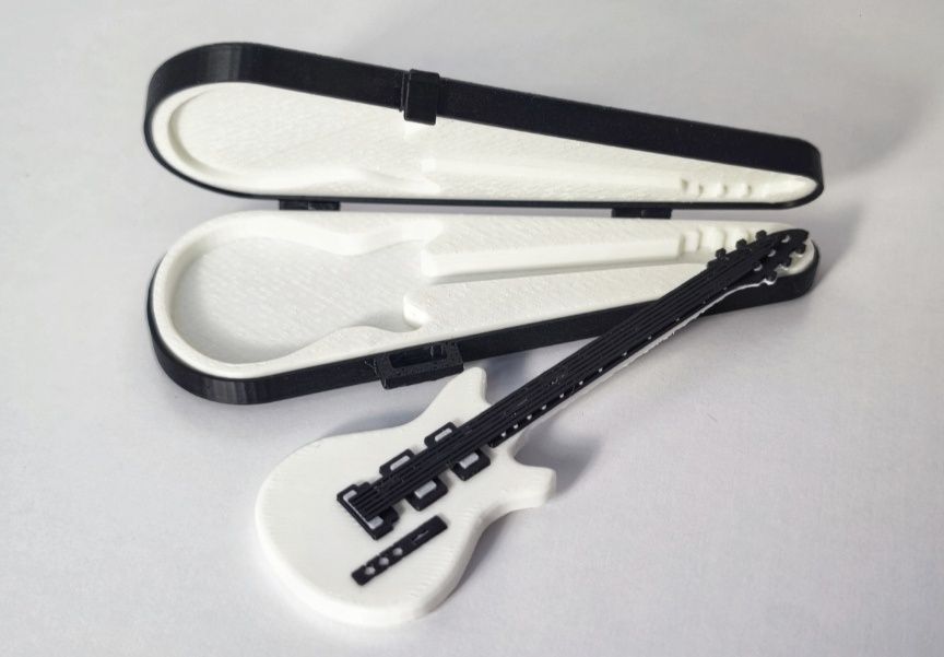 Мініатюрна гітара з футляром в подарунок, колекцію з брендом