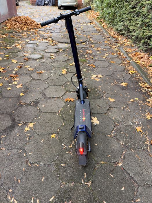 Hulajnoga elektryczna Red Bull Racing