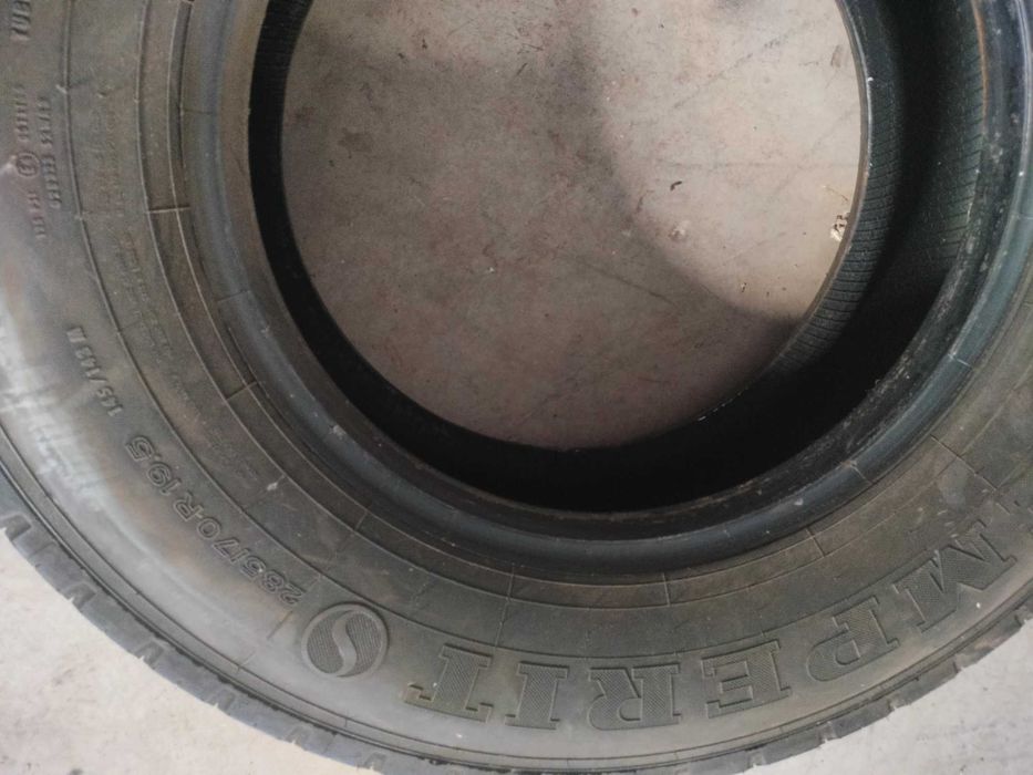 Pneus usados em bom estado    285/70R  19.5