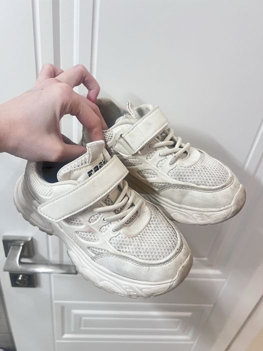 віддам кросівки дитячі