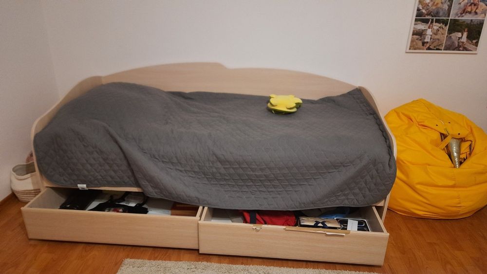 Ліжко односпальне з матрасом