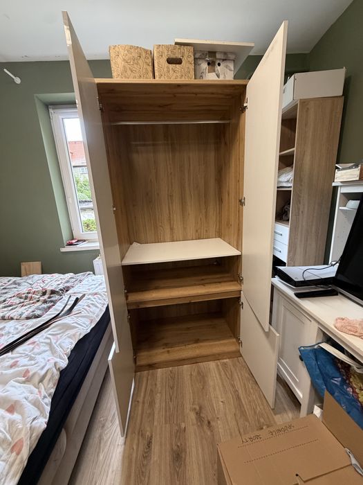 Biala szafa stojaca