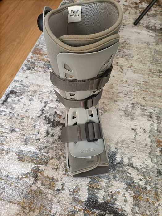 Bota Número 39 Walker, pé direito