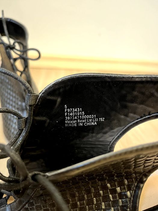 Ботильйони чорні