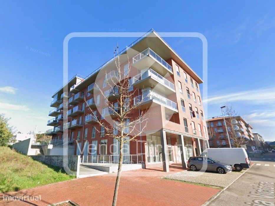 Apartamento T3 com 156 m², Terraço Amplo e Garagem | Santo António ...