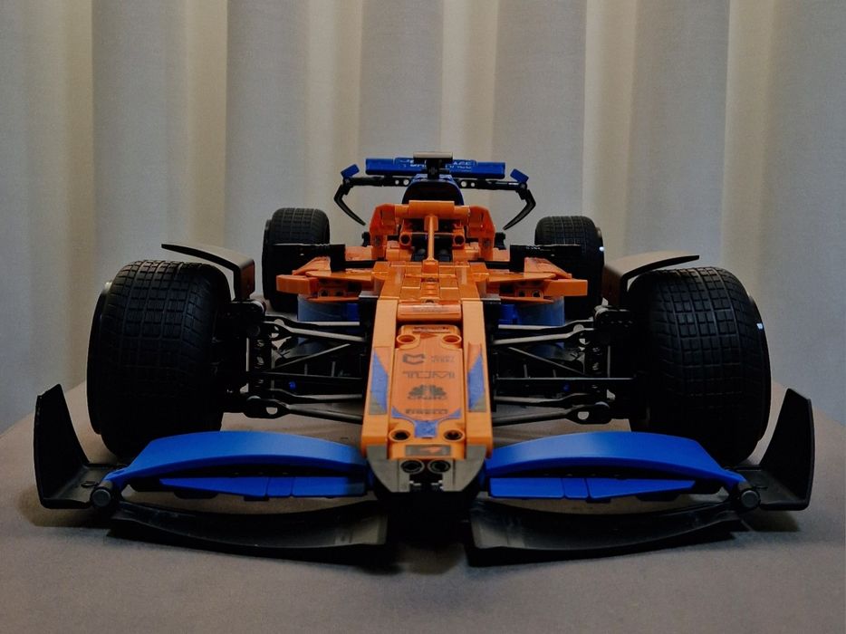 LEGO TECHNIC 42141 "McLaren Formula 1 Team 2022 Race Car"