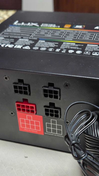 Fonte de Alimentação Aero Cool Lux MODULAR RGB 650M (650W)