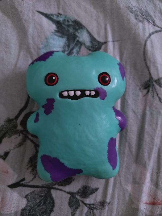 Gniotek squishes fuggler