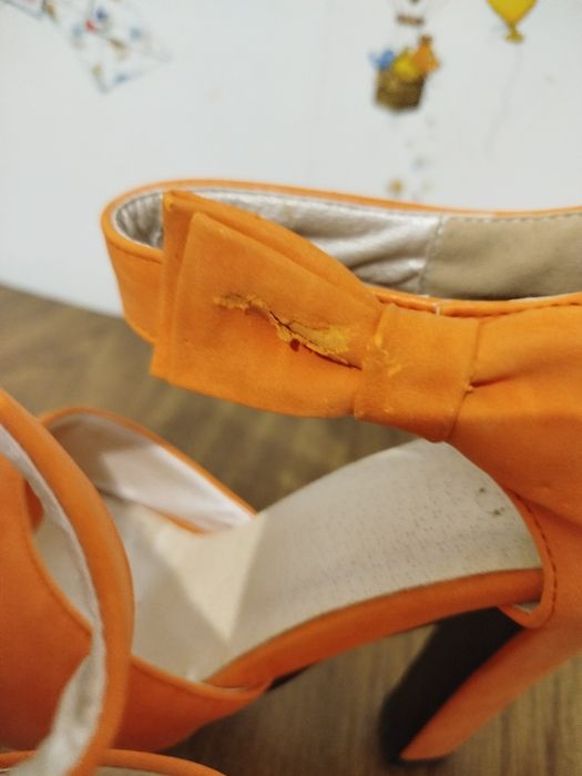 Продам босоножки 40 р.