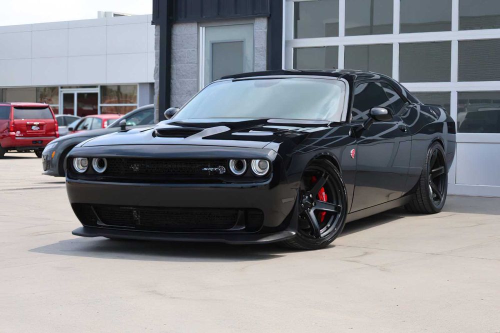 Dodge Challenger SRT Hellcat      2017