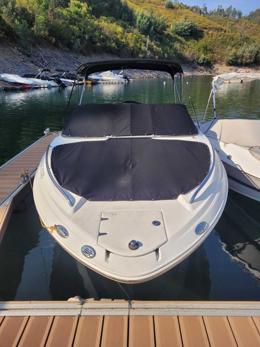Barco Chaparral 236 SSX V8 300 HP