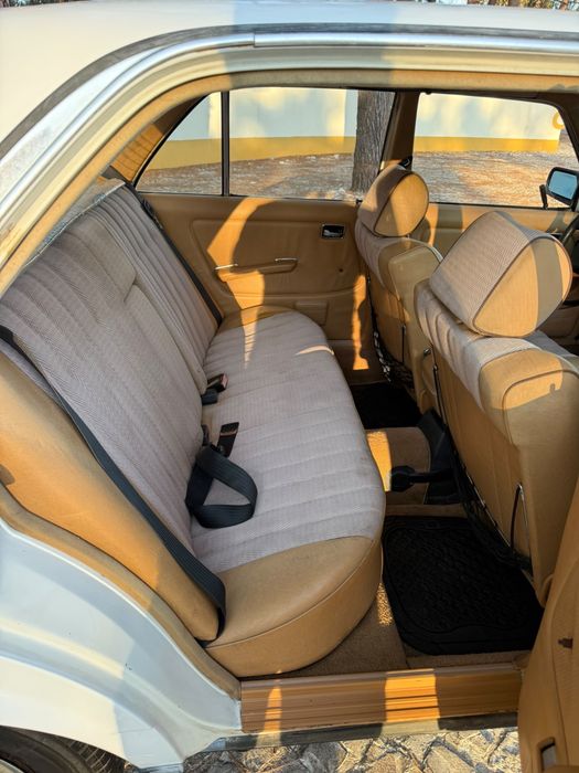 Mercedes-Benz 200 — fotografia 8
