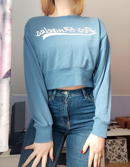 Niebieska bluza S h&M krótka gratis do zakupu