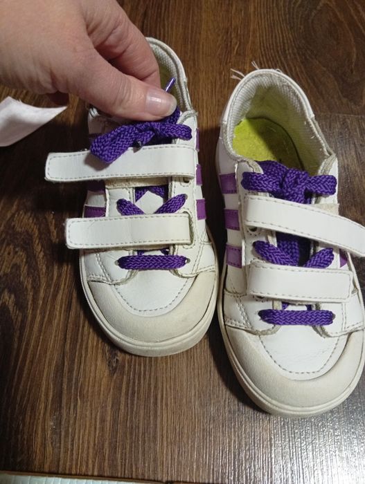 Кросівки, туфлі на дівчинку
