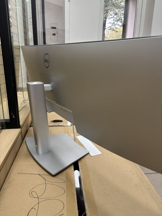 Dell UltraSharp 49 Curved USB-C Hub Monitor