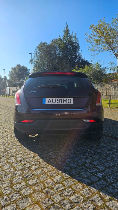 Lancia Delta 1.6 M-Jet Argento