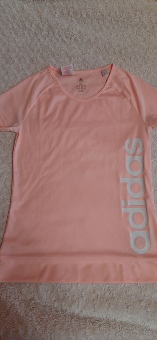 Adidas жіноча футболка