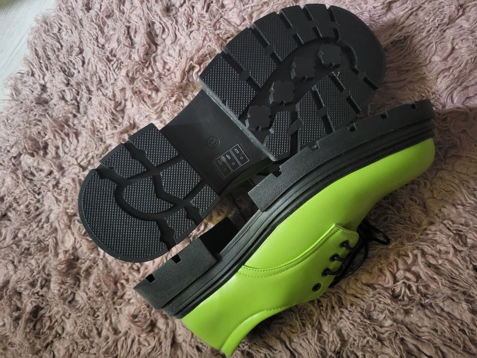 Nowe zielone buty rozmiar 41 (wkł. 26,5cm) sinsay