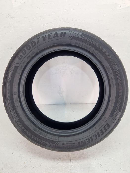 Opona Goodyear EfficientGrip Performance 215/55r17 94V