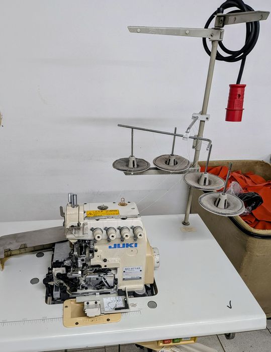 Máquina corte e cose, JUKI - MO-6714s (Trifásica)