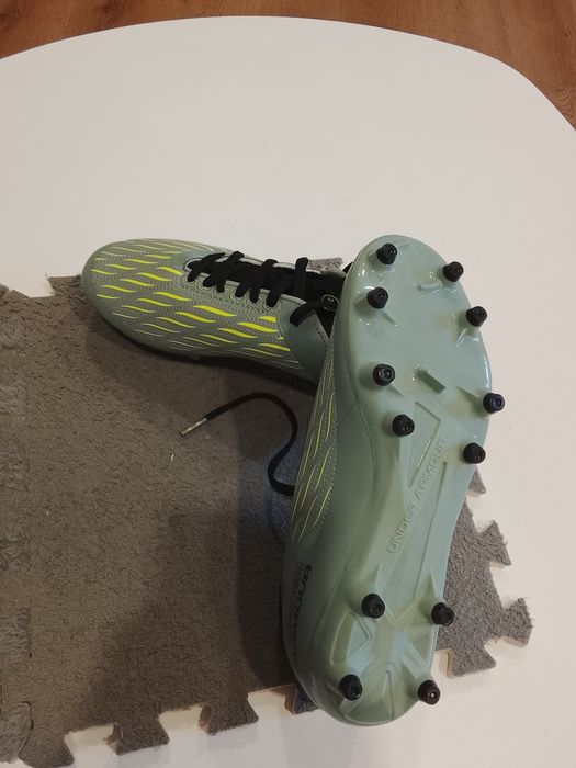 Chuteira under armour
