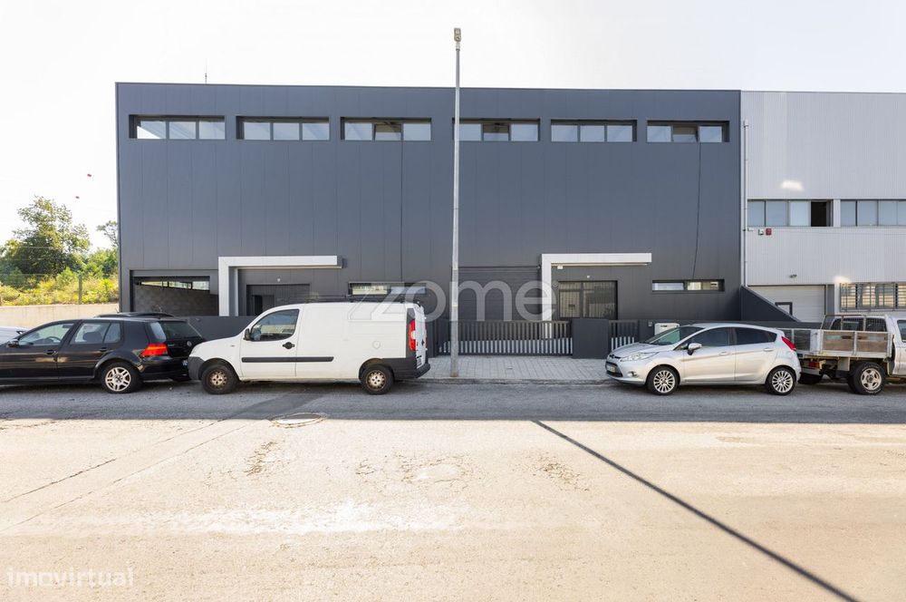 Pavilhão Novo R/chão c/ 297m2 em S. Vítor - Braga