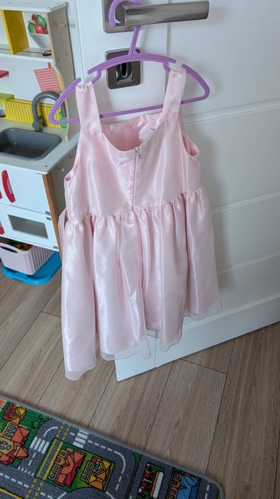 Sprzedam piękną sukienkę 122