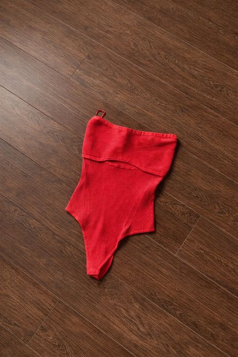 Боді bershka червоне