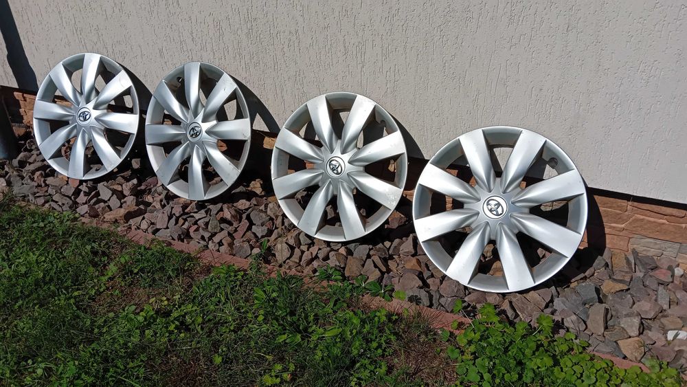 Kołpaki 16"  używane do Toyota Avensis, inne modele