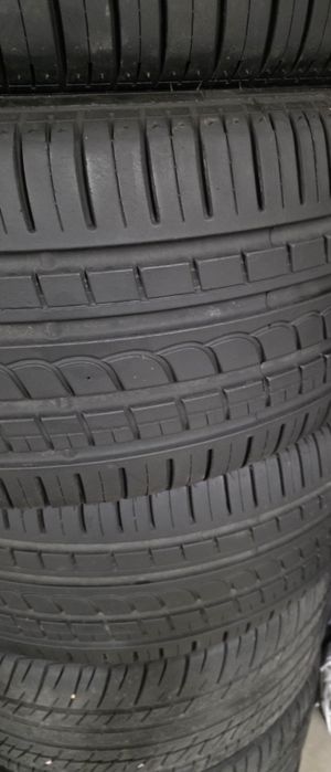 6 pneus 275/45 R19 Pzero a mais de meio piso e 4 Jantes