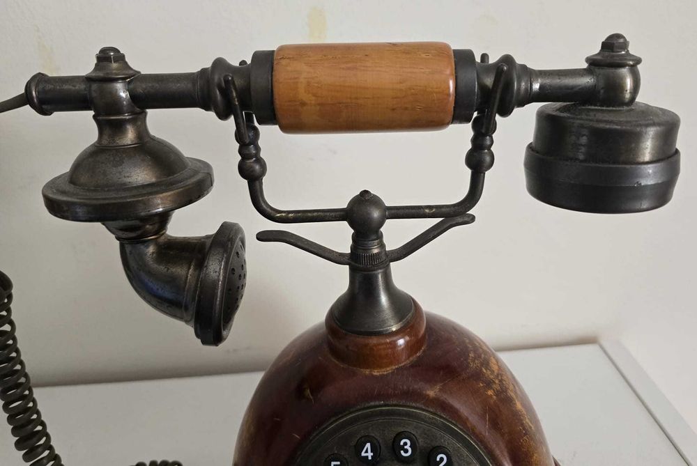 Telefone fixo anos 70