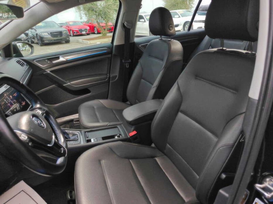 Volkswagen e-Golf SEL Premium      2019