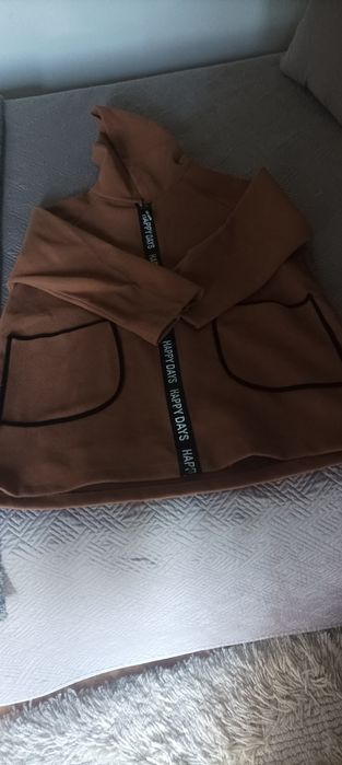 Vendo casaco de capucho e saia de pele de senhora