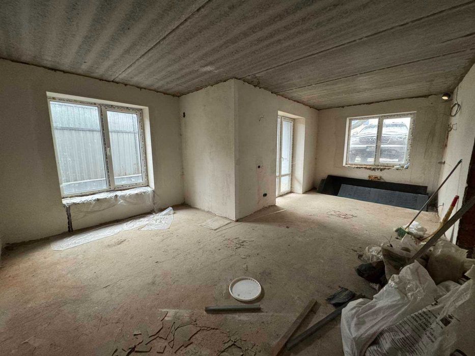 Продається приміщення на 1 поверсі на Слов'янці