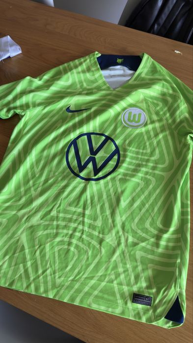 Koszulka piłkarska Nike. Jakub Kamiński Wolfsburg + patche