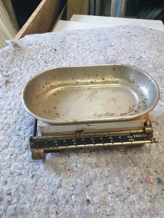 Balança antiga ..