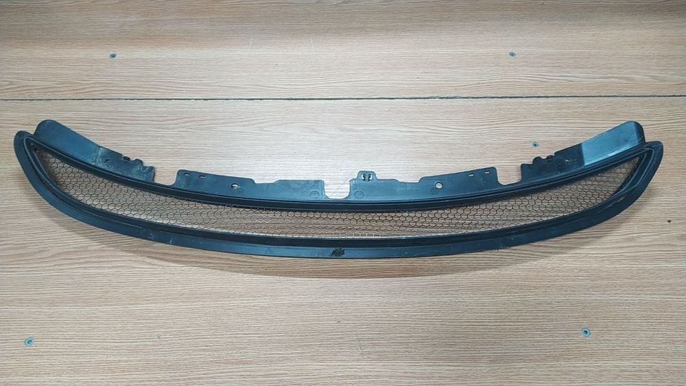 Porsche 982 spyder gt4 решітка переднього бампера верхня 982807680