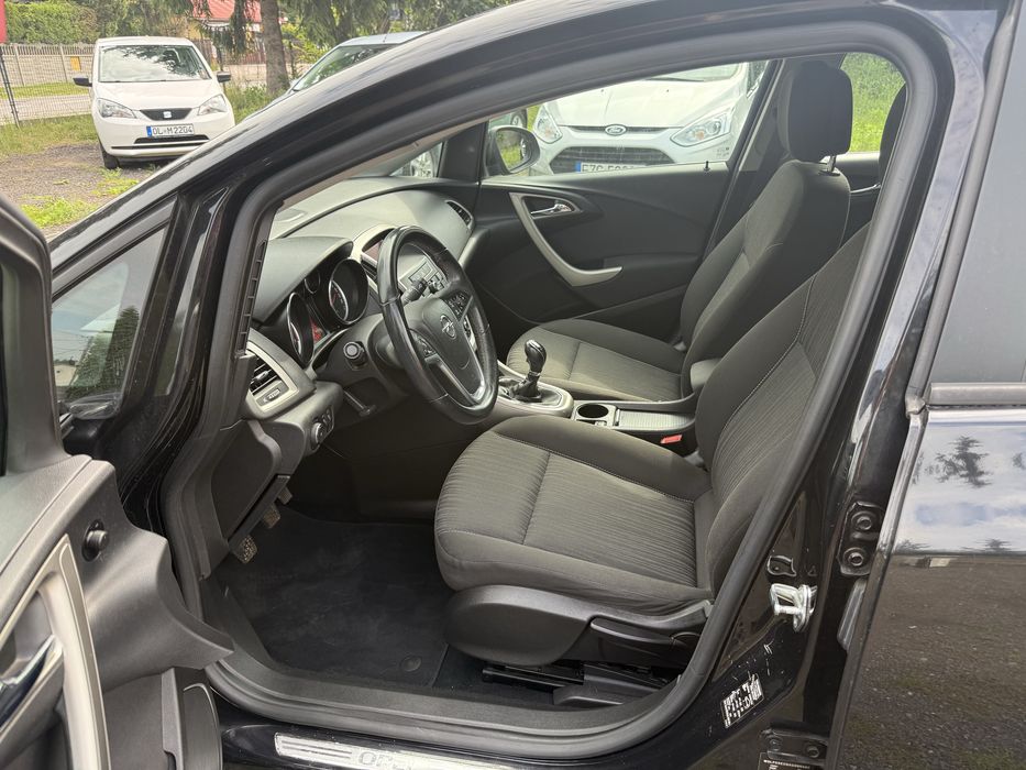 Opel Astra 1.6 benzyna, opłacona, dwa komplety kół, bagażnik na rowery