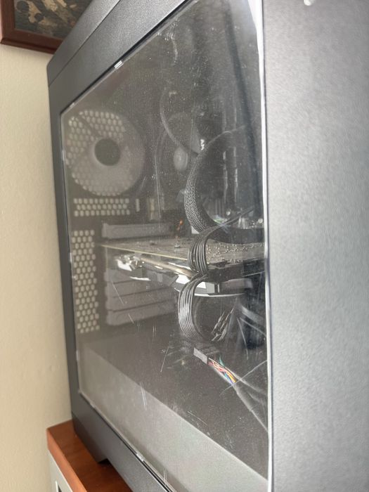PC Gaming + Monitor AOC + Periféricos | Ryzen 5, RX 580 8GB, 16GB RAM, 1.1TB SSD/HDD
